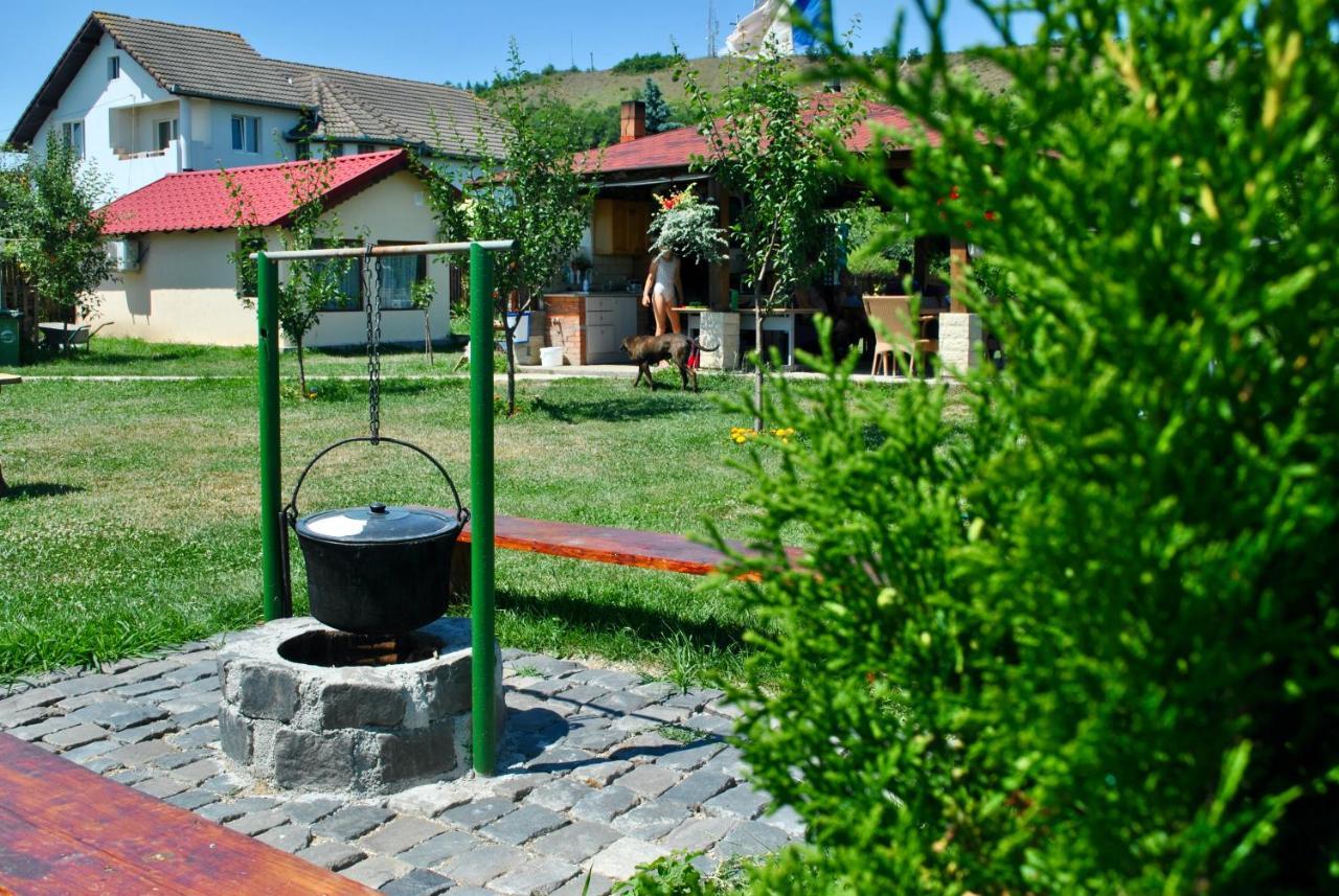 Camping La Foisor Turda Exterior photo